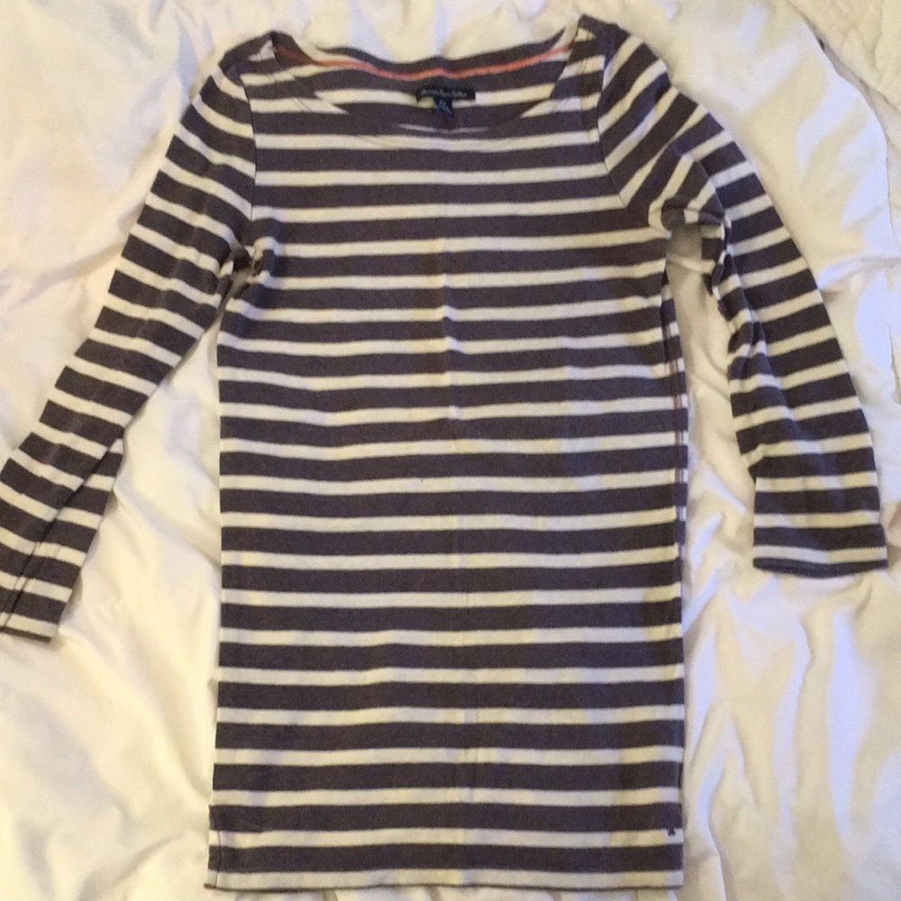 American Eagle fitted light sweater